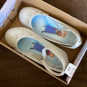 Disney Frozen slip on dress shoes